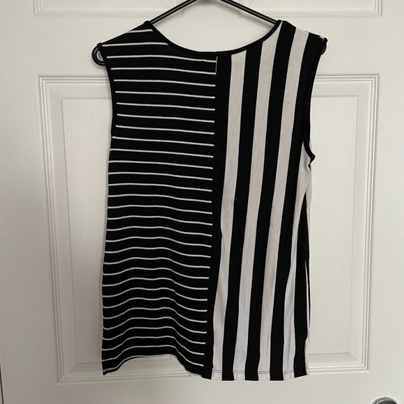 Pleione Striped T-shirt - Picture 3 of 6